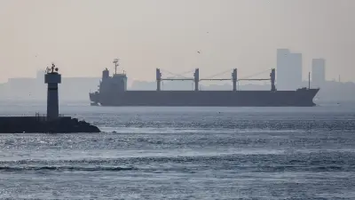 Iran rouvre le détroit d'Ormuz après le cessez-le-feu, chute des prix du pétrole