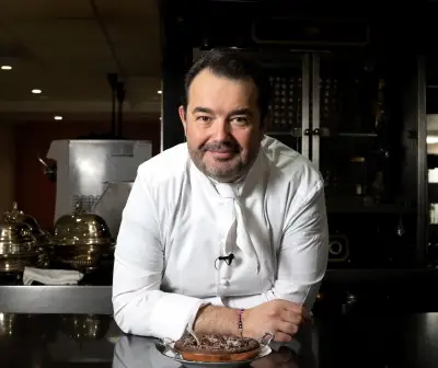 Jean-François Piège révèle son gâteau au chocolat à double cuisson, sans gluten