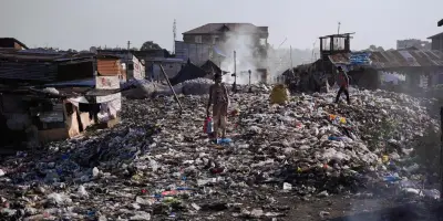 Kinshasa : un bidonville sur des déchets pour fuir les inondations, la santé en péril