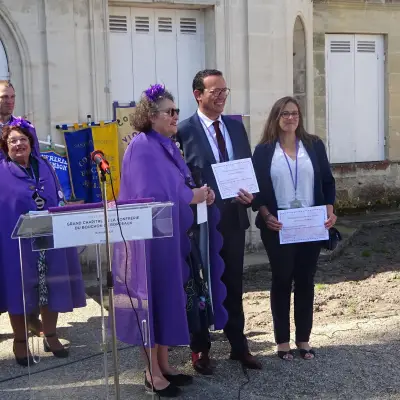 La Confrérie du Bouchon de Bordeaux intronise le maire de Bruges lors de son grand chapitre