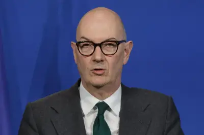 La dette publique : de l'instrument de guerre au fait social total