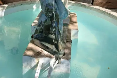 La fontaine de la Siagnole de Bagnols-en-Forêt retrouve son eau après des années de sécheresse