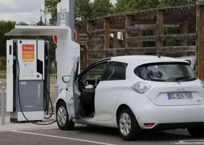 La France dévoile un plan massif pour quintupler les bornes de recharge électrique d'ici 2035