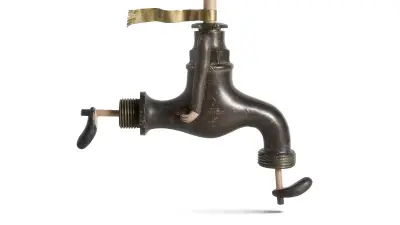 La MéSA célèbre l'art des petites choses à Millau : trois expositions et ateliers poétiques