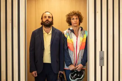 « La Poupée » : une comédie bridée malgré Macaigne et de France