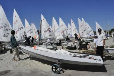 La Régate du Grand-Hôtel des Sablettes : Un Succès Éclatant pour les Voiliers Légères en Méditerranée