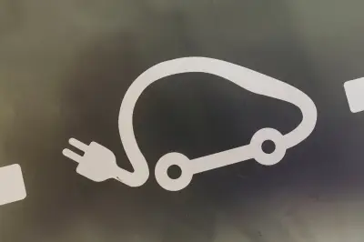 Le gouvernement utilise les surplus fiscaux carburant pour accélérer l'électrification