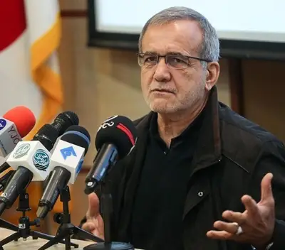 Le président iranien dénonce les frappes israélo-américaines comme un crime de guerre