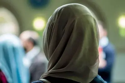 Le RN propose une loi pour interdire le voile dans les conseils municipaux