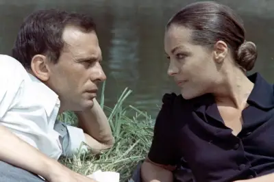 « Le Train » : Trintignant et Schneider, une passion fugitive dans la tourmente de 1940