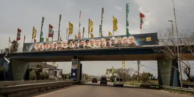 Macron accuse le Hezbollah d'une attaque au Liban, l'Iran examine des propositions américaines