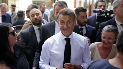 Macron qualifie de 