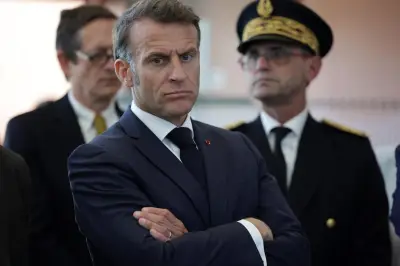 Macron étrille les partisans d'une ligne dure avec l'Algérie