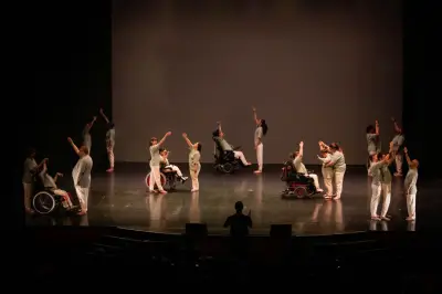 Mayane au gala inclusif « L'Art de la différence » au palais Neptune à Toulon