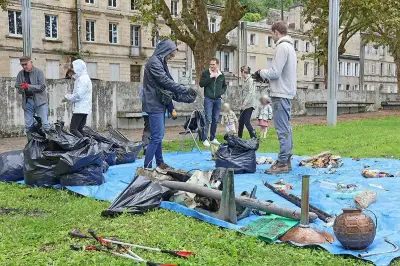 Nettoyage des berges de la Garonne à Lormont : dernière collecte citoyenne