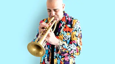 Nicolas Gardel en concert à Millau pour son album Mano Figa