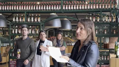 Noilly Prat dévoile une entrée monumentale à Marseillan après dix ans de travail