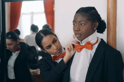 Plongée à l'école hôtelière : résignation et dignité face au déterminisme social