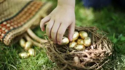 Pâques : Origines et Traditions de la Chasse aux Œufs et du Gigot d'Agneau