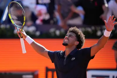 Programme sportif du week-end : cyclisme, football, tennis et rugby à l'honneur