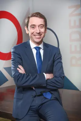 Reden finalise un refinancement de 1,1 milliard d'euros pour son expansion photovoltaïque