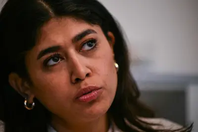 Rima Hassan saisit le Défenseur des droits après sa garde à vue controversée