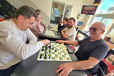 Saint-Raphaël : soirées échecs gratuites au BS Café, un ChessBar qui fédère