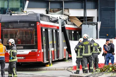 Salzbourg : un trolleybus s'encastre dans un supermarché, un mort et sept blessés