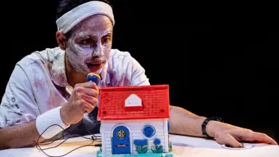 Solal Bouloudnine présente 'La Fin du début', une comédie existentielle à Creissan