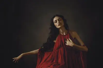 Solann, la sorcière réconfortante de la chanson française, en concert à Mougins