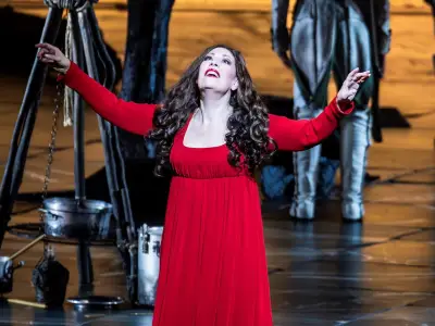 Sondra Radvanovsky : comment la soprano transforme ses épreuves en puissance vocale