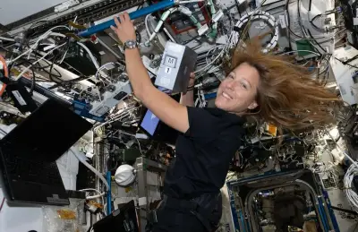 Sophie Adenot, astronaute française, inspire les filles vers les sciences