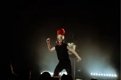 Sorties dans le Var : Laura Calu, fête médiévale, salon du livre et hommage à Simon & Garfunkel