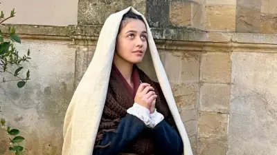 Stéphane Bern explore Lourdes : l'histoire de Bernadette Soubirous dans Secrets d'Histoire