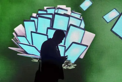 Télécoms : les forfaits mobiles bondissent de 30% quand les box restent stables