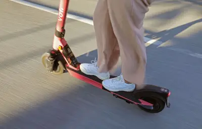 Toulouse : un homme filmé à plus de 90 km/h en trottinette électrique sur le périphérique