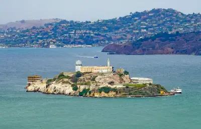 Trump demande 152 millions pour rouvrir Alcatraz, un projet coûteux et controversé