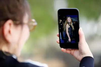 Un professeur azuréen utilise le destin de Loana pour alerter sur les dangers des réseaux sociaux