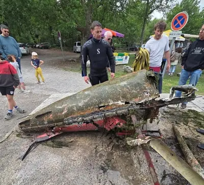 Un réservoir d'avion repêché dans le lac de Cazaux par des plongeurs