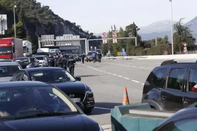 Un véhicule en feu sur l'A8 provoque des ralentissements vers l'Italie