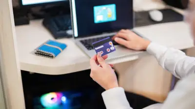 Victime d'arnaques sentimentales pendant 20 ans, un Aindinois perd près de 100 000 euros