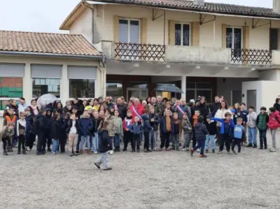 Villandraut : la suppression d'une classe à l'école provoque la colère des parents et des élus