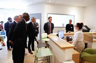 Visite ministérielle à la Maison France Services de Villeneuve-les-Salines