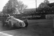 10 avril 1950 : Fangio triomphe à nouveau au Grand Prix de Pau, prélude à sa légende
