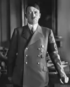 1945 : la longue traque médiatique de la vérité sur la mort d'Hitler