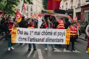 1er mai : derrière les petits commerçants, les grands groupes tirent les ficelles