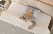 3 oreillers en promotion pour dormir sur le dos chez Emma et Epeda