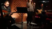 Amel Zen en concert acoustique intimiste à la médiathèque de Castries