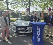 Anglet inaugure la première borne de recharge nouvelle génération des Pyrénées-Atlantiques
