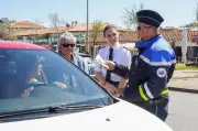 Anglet : la police sensibilise les jeunes aux dangers mortels du protoxyde d'azote au volant